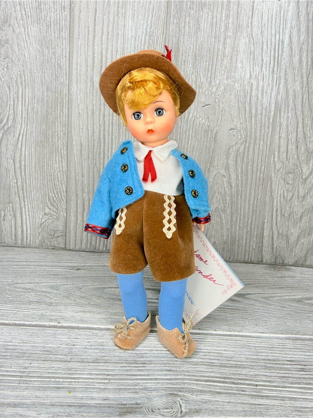 Vintage Madame Alexander International Doll Collection Austria 932 figure doll